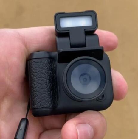 The Retro Snap Y4000 Digital Camera (One Piece)